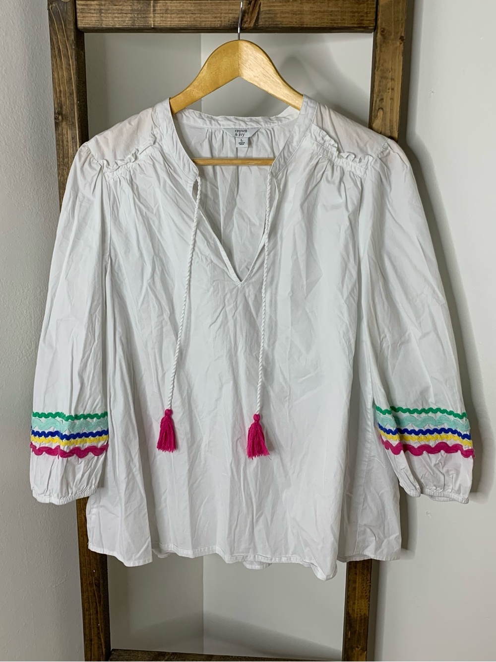 Crown & Ivy White Peasant Blouse with Colorful Trim Size L
